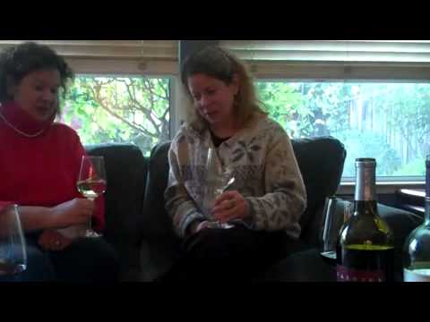 download lagu mp3 mp4 Bettys Blend White Wine, download lagu Bettys Blend White Wine gratis, unduh video klip Bettys Blend White Wine