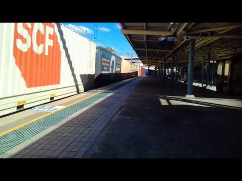 3mb4 at Gosford with Nr28/NR81/G526