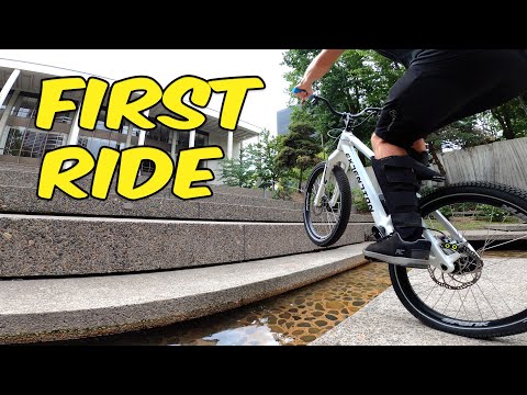 FIRST RIDE: The CARBON Avenger - Extention Street Trials (24")