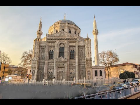 Orte der Anbetung in Istanbul - Pertevniyal Valide Sultan-Moschee 01