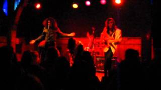 Modern Vices 2016 Keep Me Under Your Arms Clip