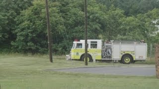 preview picture of video 'RMFRD Engine 12 Arriving Onscene at Food Lion'