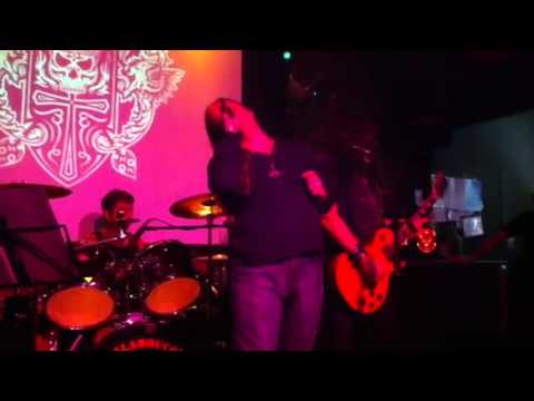 Gus Monsanto - Holy Dive (Dio cover) - Live at Calabouço Bar