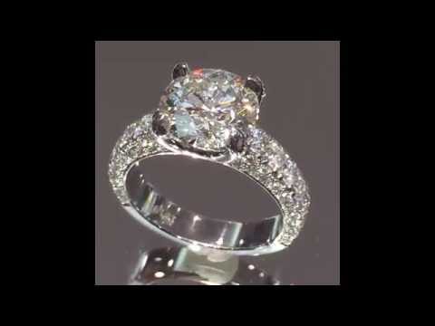 Stunning 4.30 ctw Round Diamond Engagement Ring