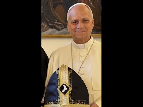 Pope Leo gifted the Chicago White Sox ‘Pope Hat'