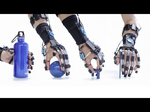 Fully Wearable Actuated Soft Exoskeleton for Grasping Assistance in Everyday Activities