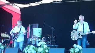 Brødrene Olsen - Smuk som et Stjerneskud &amp; Fly on The Wings of Love (LIVE 2012)