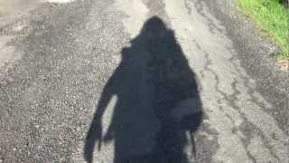 Katharen Schloss Quéribus in Südfrankreich 2013 "Hausbesetzer" mit Wander Schlafsack