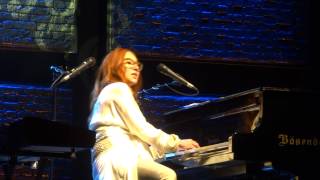 Tori Amos - Famous Blue Raincoat (with fuck-up improv!!) - Warsaw 2014 FULL HD