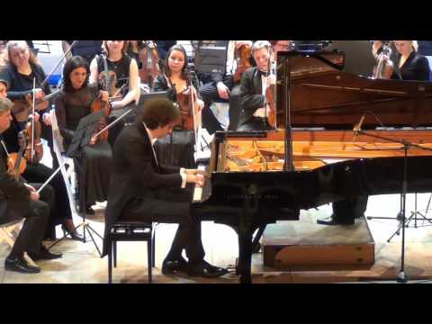 Vladimir Khomyakov plays Rossini/Ginzburg: Paraphrase on Figaro's Aria from "Le Barbier de Seville"