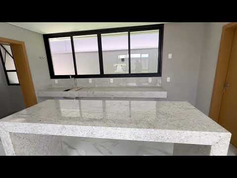 Casa maravilhosa no condomínio Golden Class, em Lagoa Santa. 4 quartos, sendo 1 suíte.