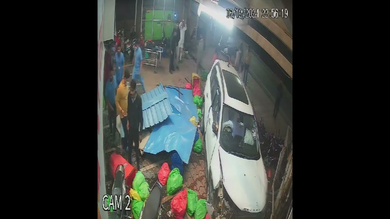 विदिशा में दिखा रफ्तार का कहर , अनियंत्रित तेज रफ्तार कार अपोलो अस्पताल में घुसी ,  2 गंभीर घायल