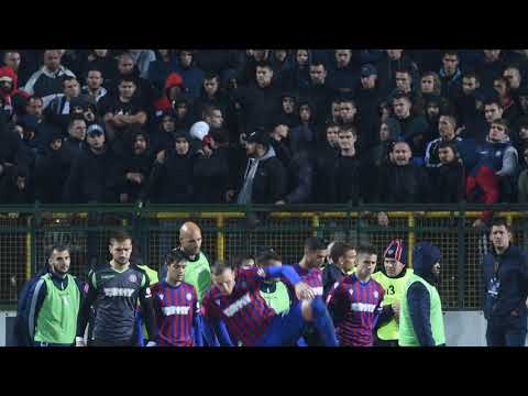 Snimka iz drugog kuta: Torcida postrojila igrače Hajduka, dramatične scene nakon susreta