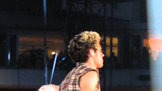 One Direction WWA Philadelphia: Live While We&#39;re Young
