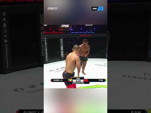 Aung La N Sang 🇲🇲 turns the tables on Fan Rong with a SLICK guillotine choke in Round 2! 💪