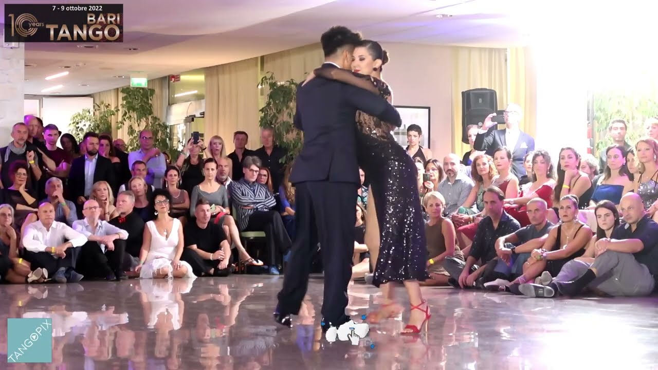 Roxana Suarez & Sebastián Achával dance Carlos Di Sarli feat Alberto Podestá   Lloran las Campanas