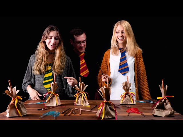Vídeo relacionado con Unique Party 23563 - Mantel de Papel - 2,13 m x 1,37 m - Fiesta de Harry Potter