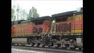 preview picture of video 'BNSF 4868 EB at Hardin, MO'