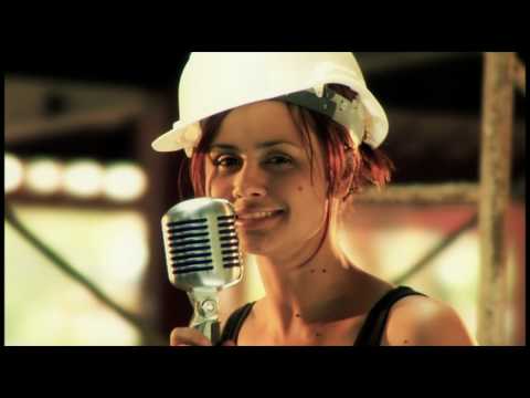 Percance Feat VM Latino "Gira el Mundo" 16:9