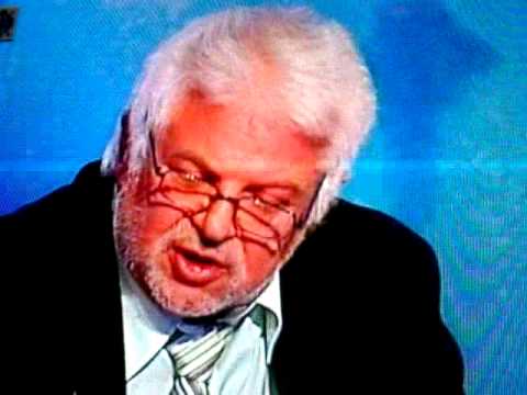 BRYAN TRÄGT GEDICHTE VOR