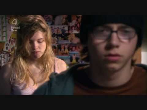 Cassie & Sid Make Up - S02E07