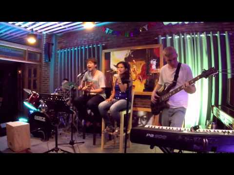 Airwave Shakers performing "Boa Sorte" (end of song) @Jazz Hotel