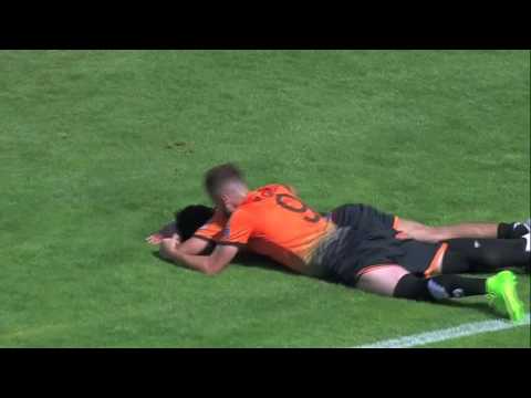 Mohamad Al Hasan fires Al Wahda into the lead!