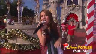 Miley Cyrus - Santa Claus Is Coming To Town