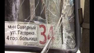 preview picture of video 'автобус врезался в столб в Саранске: у водителя случился сердечный приступ'