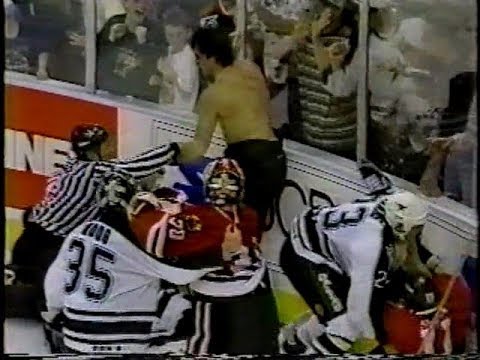 Derian Hatcher vs Chris Chelios & Steve Smith vs Shane Churla / Stars vs Blackhawks Brawl 1995