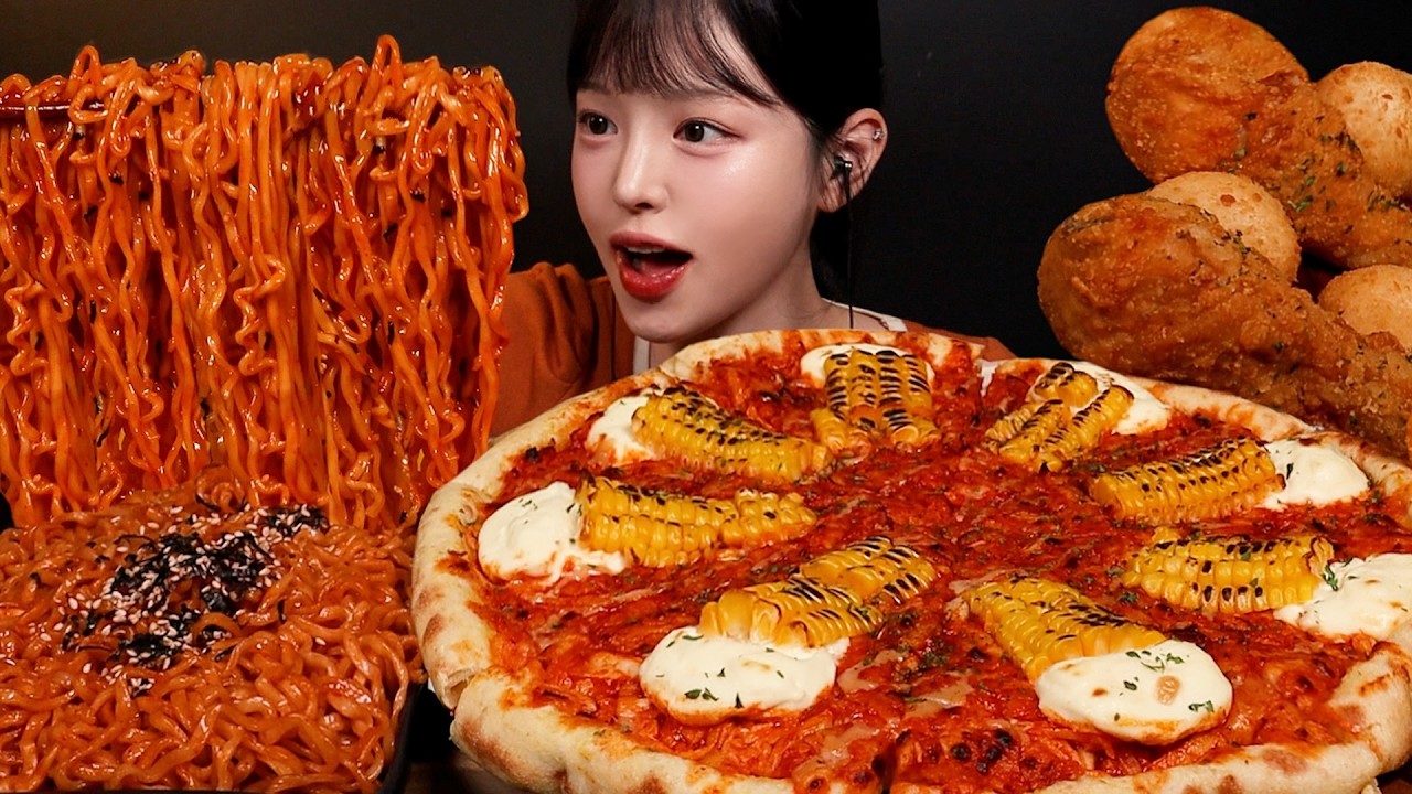 SUB)단짠꾸덕 레드콘리코타피자 먹방!🍕불닭볶음면에 골드킹 닭다리 치즈볼까지 프레드피자 치킨 꿀조합