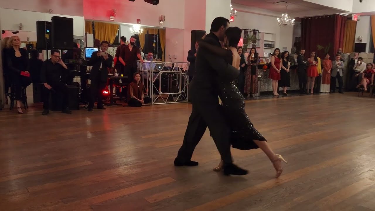 Argentine tango: Florencia Borgnia  & Marcos Pereira - Mi Vida En Tus Manos
