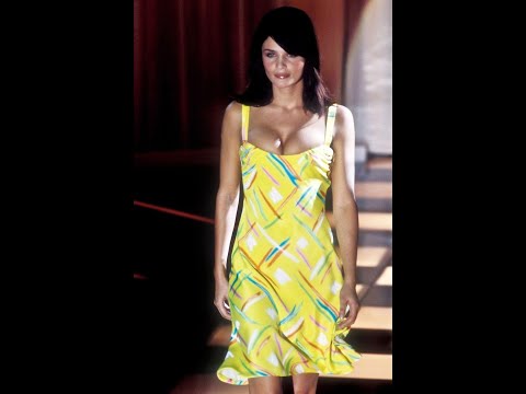 GIANNI VERSACE WOMEN'S SPRING SUMMER (MILÁN) 1996.