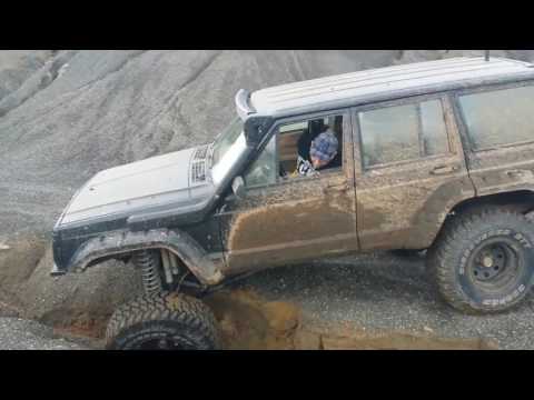 Jeep Cherokee Powertrax Lunchbox Front and Rear