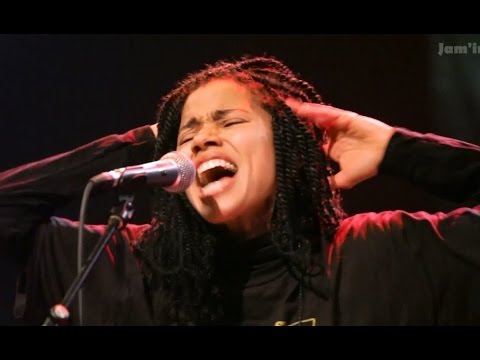 Nneka LIVE 