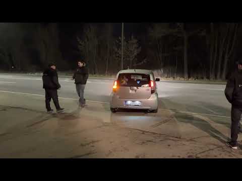 Daihatsu Sirion Sport 1.3 16V no muffler leaving meeting acceleration