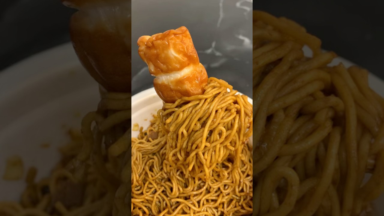 Mì UFO cùng chả thịt UFO noodles with meat patties #shorts