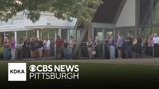 Family, friends gather to remember Karoline Heintz at candlelight vigil