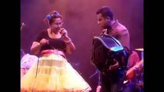 La Santa Cecilia - Losing Game