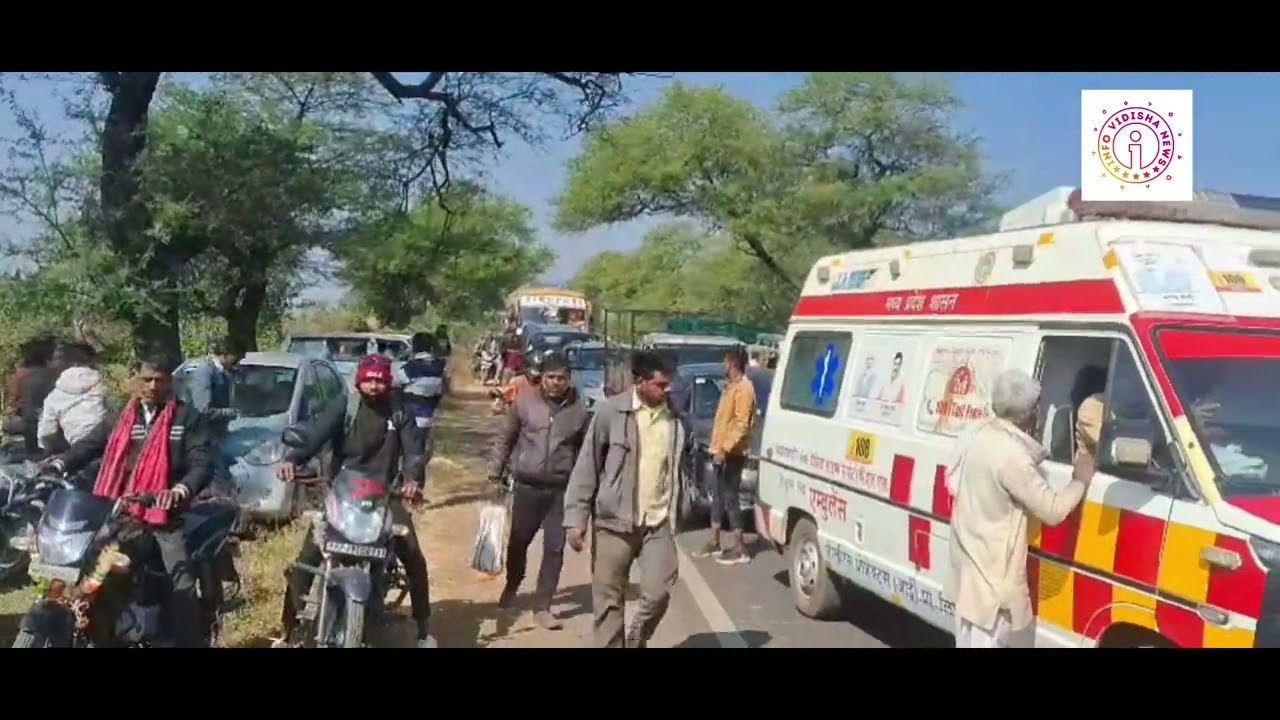 #विदिशा में ढ़ोलखेड़ी और करारिया चौराहे के बीच इमलिया के पास बस और ट्रक की भिड़ंत , 25 से 30 घायल ।