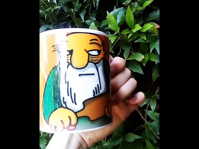 Vídeo relacionado con newseny Taza Homer con frase: Esta taza ya tiene dueño...NO TOQUE MI TAZA - Taza con frases divertidas para fans de Los simsons - Cerámica 355ml (homr simsons)