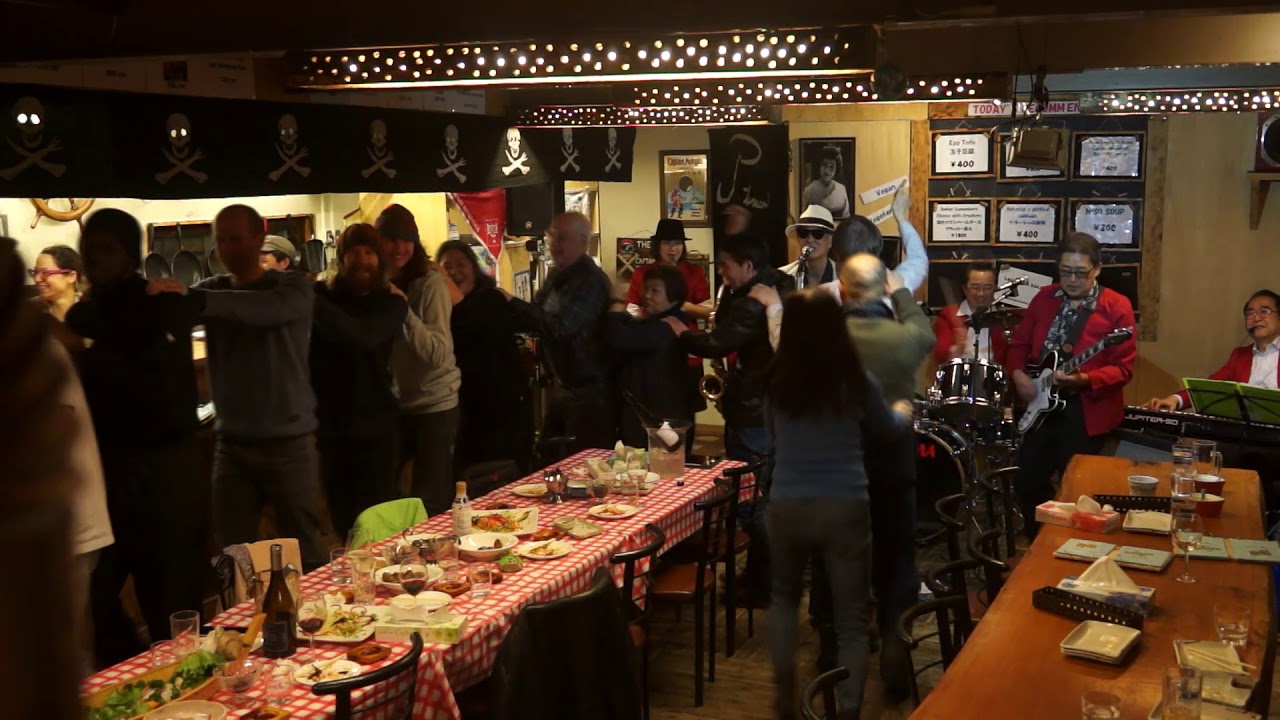 29  Wear My Ring Around Your Neck  /Johnny & The Rockets