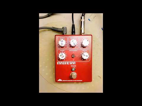 Mountainking Electronics Magnetar synth like, earth shaking bass fuzz with endless sustain image 2