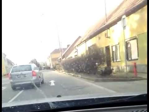 Nepocka, tak predbieha cez odbocovaci pruh