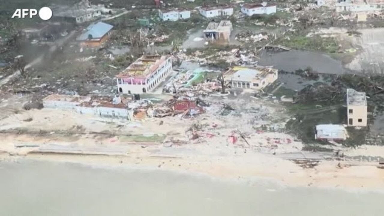 Tra macerie e distruzione, in Giamaica dopo il passaggio di Melissa