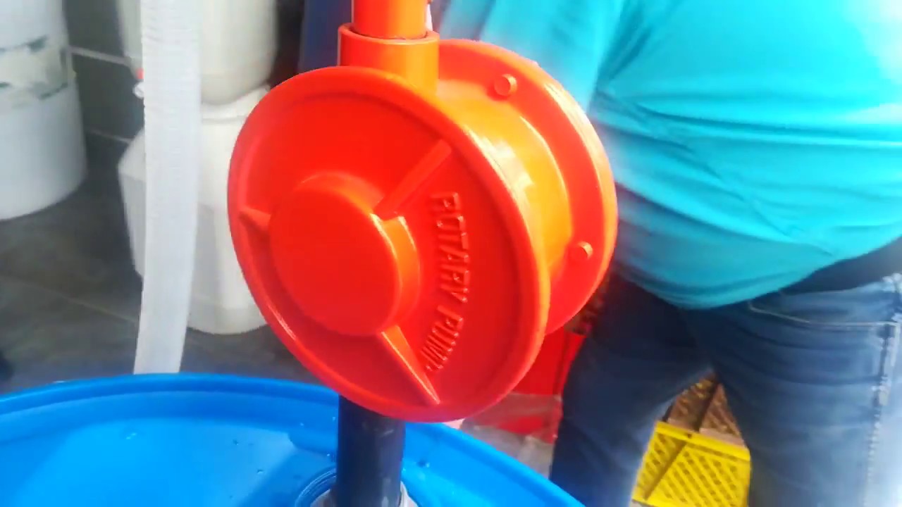 Bomba metalica de Manivela para tambores o canecas