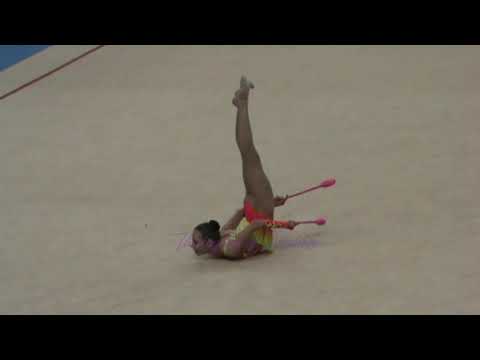 Anastasia BEZUKLADNOVA massues - 2013 Gala Paris Centre