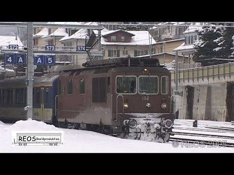 2005-02 [SDw] Spiez in winter, "classic" BLS and SBB, nice mix of trains in Bahnhof Spiez with snow!