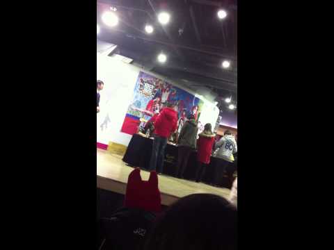 130125 SNSD FANSIGN @ COEX (YURI FOCUS)