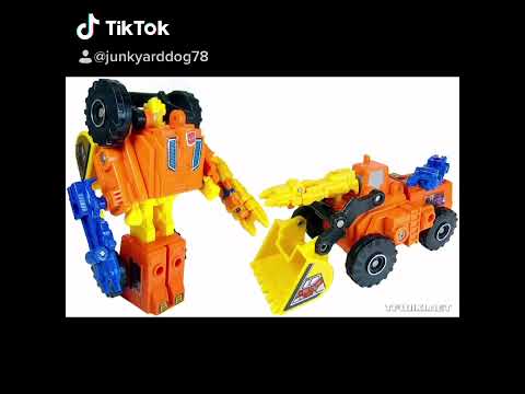 Transformers Generations Scoop with Holepunch and Caliburst